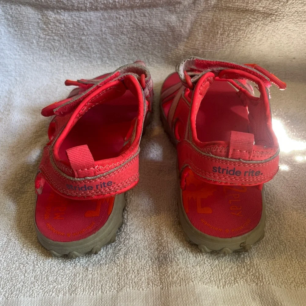 Stride Rite girls pink Sandals in size 3